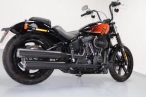 2022 Harley-Davidson® Street Bob® 114 Vivid Black thumb 3