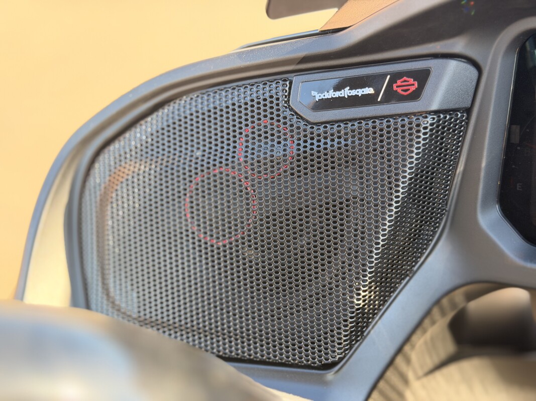 2025 Harley-Davidson Road Glide FLTRX Vivid Black - Photo 8
