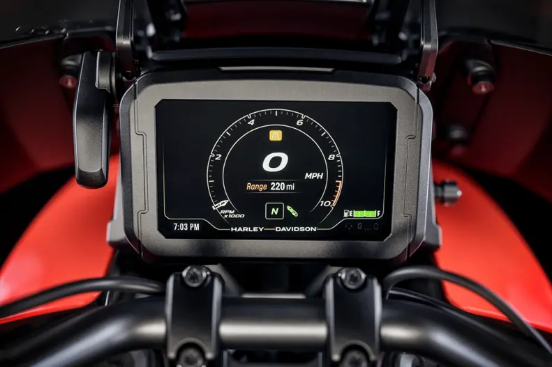 6.8” Full-Color TFT Touchscreen