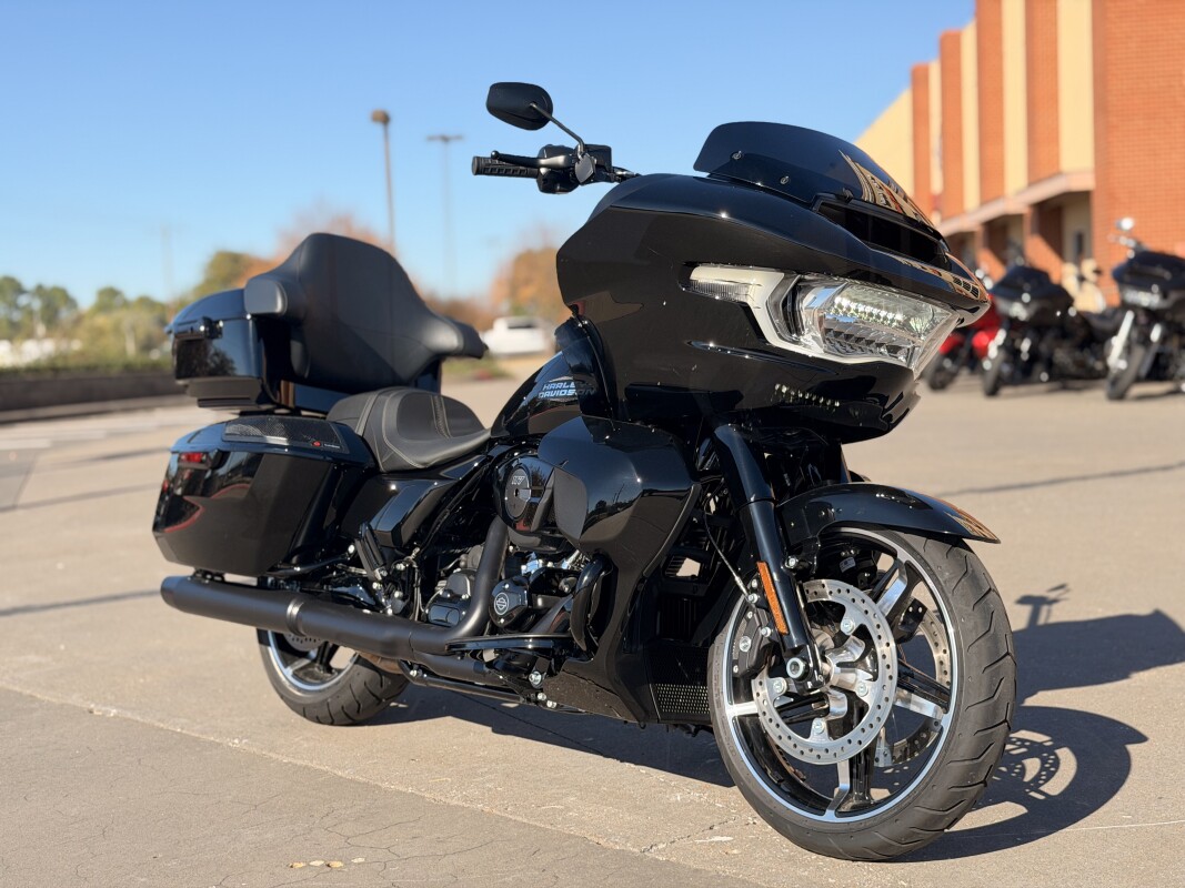 2025 Harley-Davidson Road Glide FLTRX Vivid Black - Photo 2