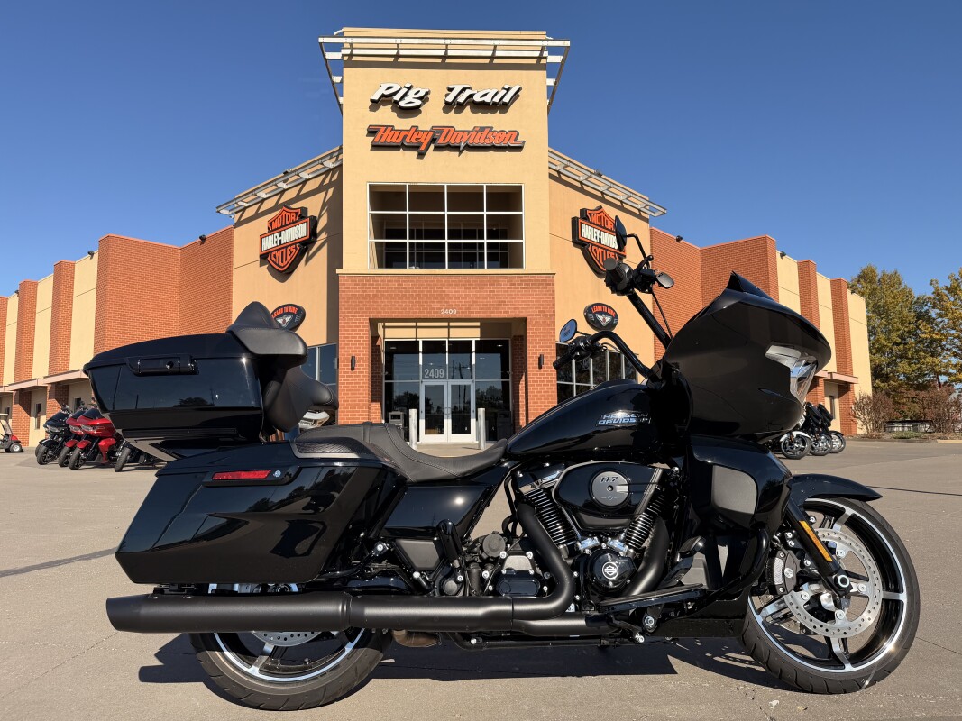 2025 Harley-Davidson Road Glide FLTRX Vivid Black