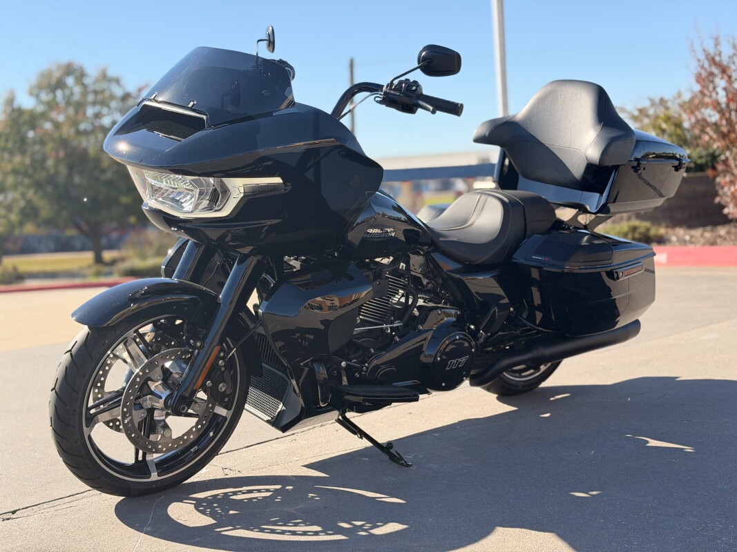 2025 Harley-Davidson Road Glide FLTRX Vivid Black - Photo 5