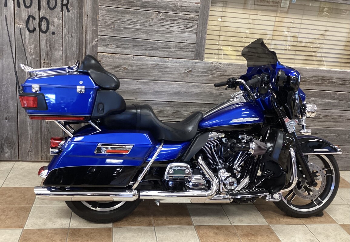 2010 Harley-Davidson Electra Glide Ultra Limited Flame Blue Pearl