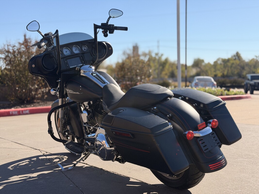 2016 Harley-Davidson Street Glide Special FLHXS Black Denim 672563 - Photo 4