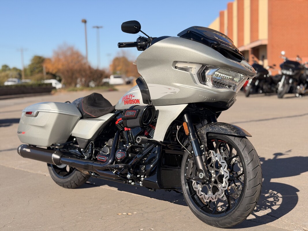2025 Harley-Davidson CVO Road Glide ST FLTRXSTSE Mercury Silver 958052 - Photo 2
