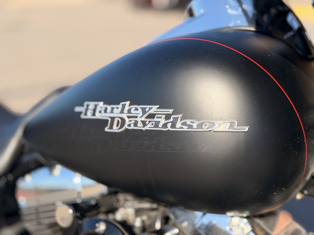 2016 Harley-Davidson Street Glide Special FLHXS Black Denim 672563 - Photo 10