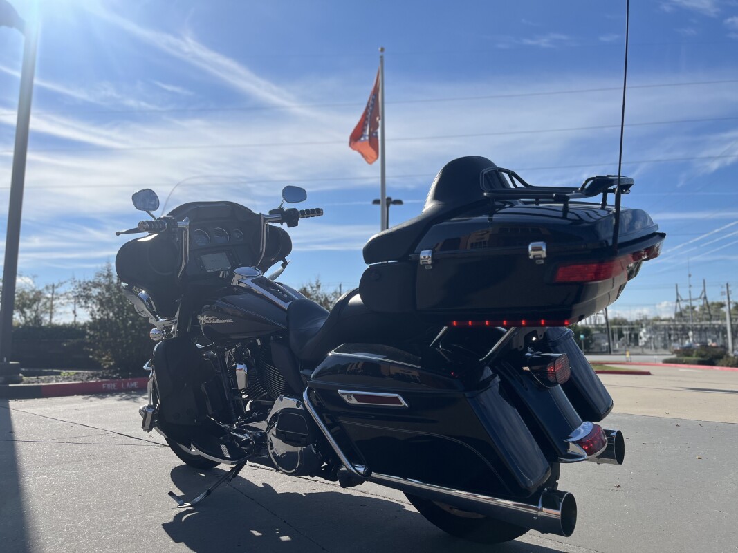 2016 Harley-Davidson Electra Glide Ultra Classic FLHTCU Vivid Black 648110 - Photo 5