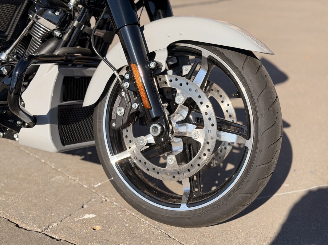2025 Harley-Davidson Road Glide FLTRX Billiard Gray 637280 - Photo 10