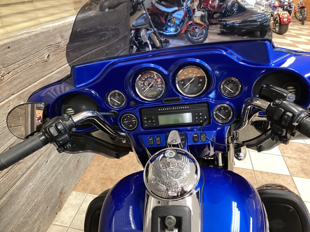 2010 Harley-Davidson Electra Glide Ultra Limited Flame Blue Pearl - Photo 5