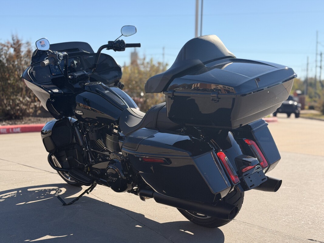 2025 Harley-Davidson Road Glide FLTRX Vivid Black - Photo 4