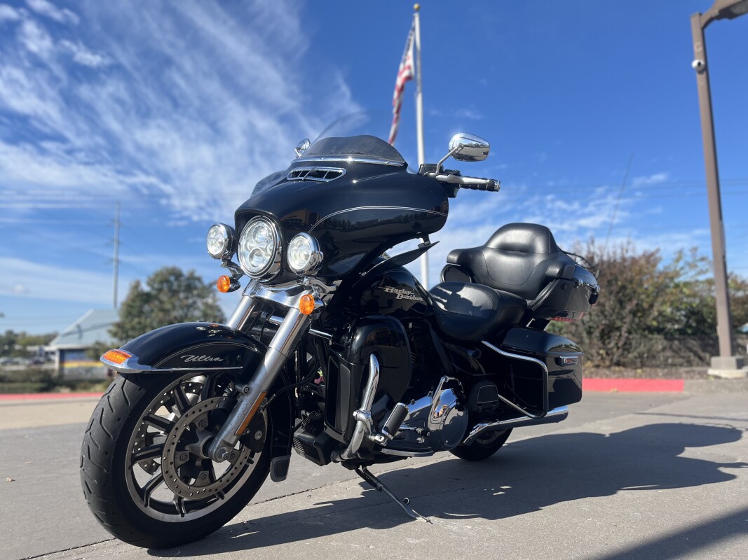 2016 Harley-Davidson Electra Glide Ultra Classic FLHTCU Vivid Black 648110 - Photo 7