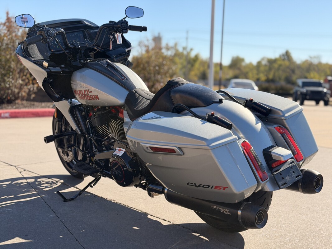 2025 Harley-Davidson CVO Road Glide ST FLTRXSTSE Mercury Silver 958052 - Photo 4