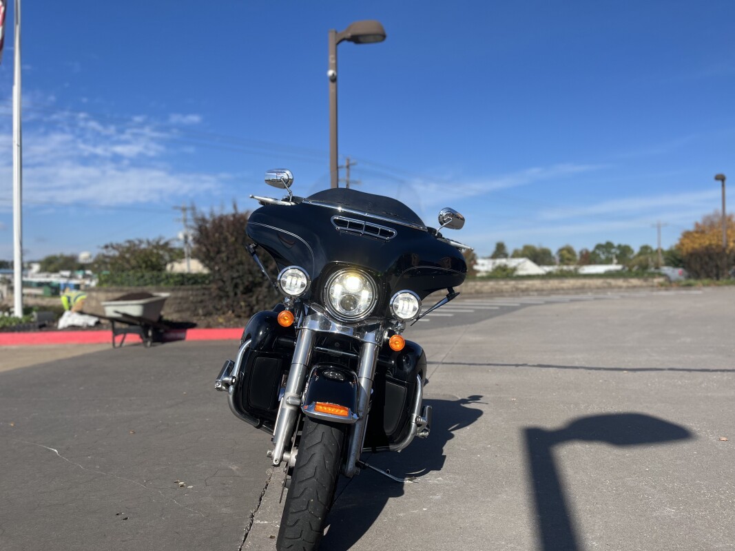 2016 Harley-Davidson Electra Glide Ultra Classic FLHTCU Vivid Black 648110 - Photo 8