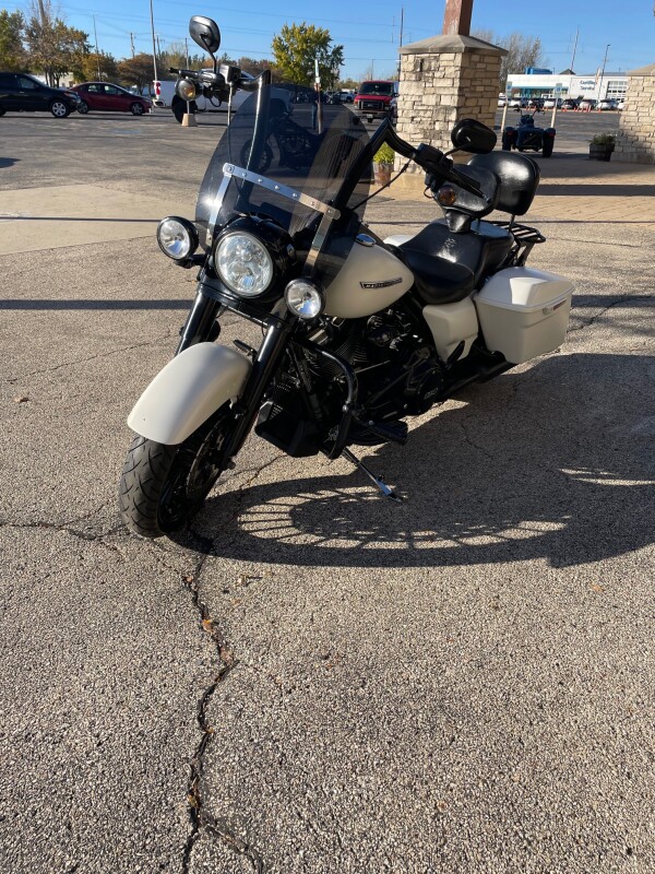 Harley-Davidson Road King Special 2019 FLHRXS BNVL SALT DENIM - Photo 5
