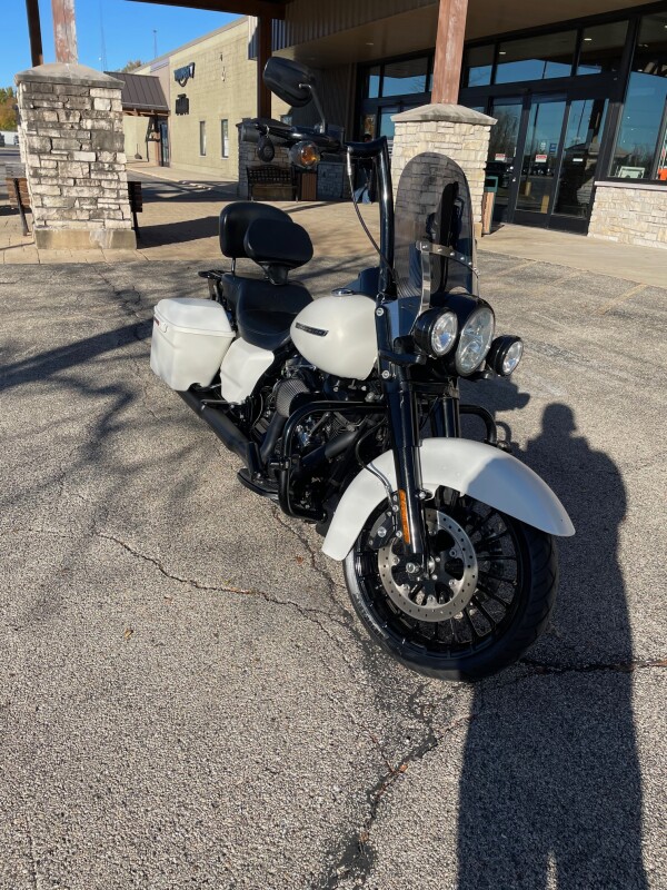 Harley-Davidson Road King Special 2019 FLHRXS BNVL SALT DENIM - Photo 4