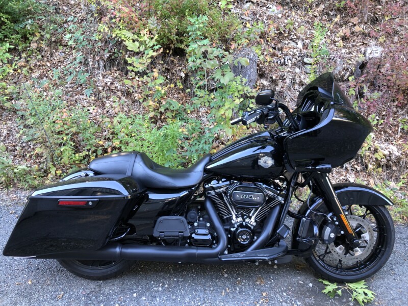 2021 Harley-Davidson® Road Glide® Special Vivid Black - Black Finish