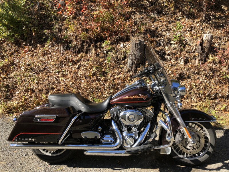 2011 Harley-Davidson® Road King® Two-Tone Merlot Sunglo/Vivid Black