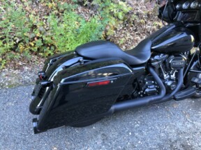 2023 Harley-Davidson® Street Glide® Special Vivid Black - Black Finish thumb 2