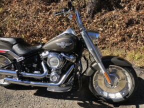 2018 Harley-Davidson® Fat Boy® Industrial Gray thumb 3
