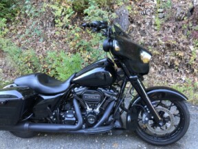 2023 Harley-Davidson® Street Glide® Special Vivid Black - Black Finish thumb 3