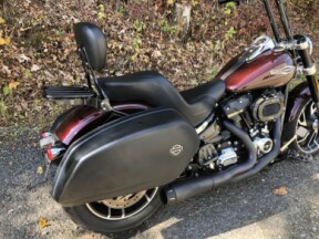 2019 Harley-Davidson® Sport Glide™ Twisted Cherry thumb 2