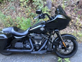 2021 Harley-Davidson® Road Glide® Special Vivid Black - Black Finish thumb 3