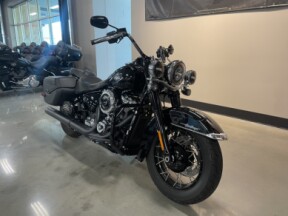 2025 Harley-Davidson® Heritage Classic Vivid Black w/Laced Wheels thumb 2
