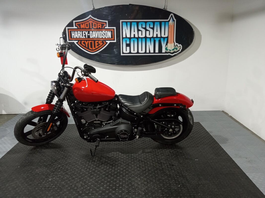 2023 Harley-Davidson Street Bob 114 - Redline Red - Photo 3