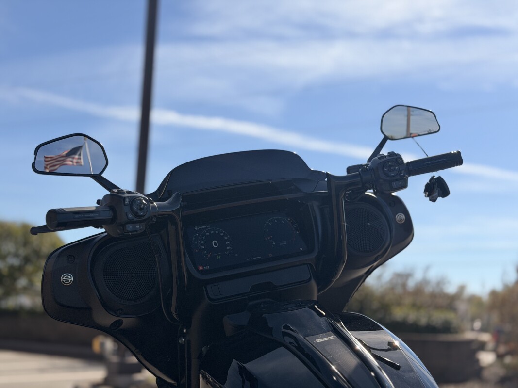 2025 Harley-Davidson Street Glide FLHX Vivid Black - Photo 6