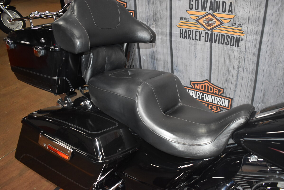 2012 FLHTC103 - Photo 10