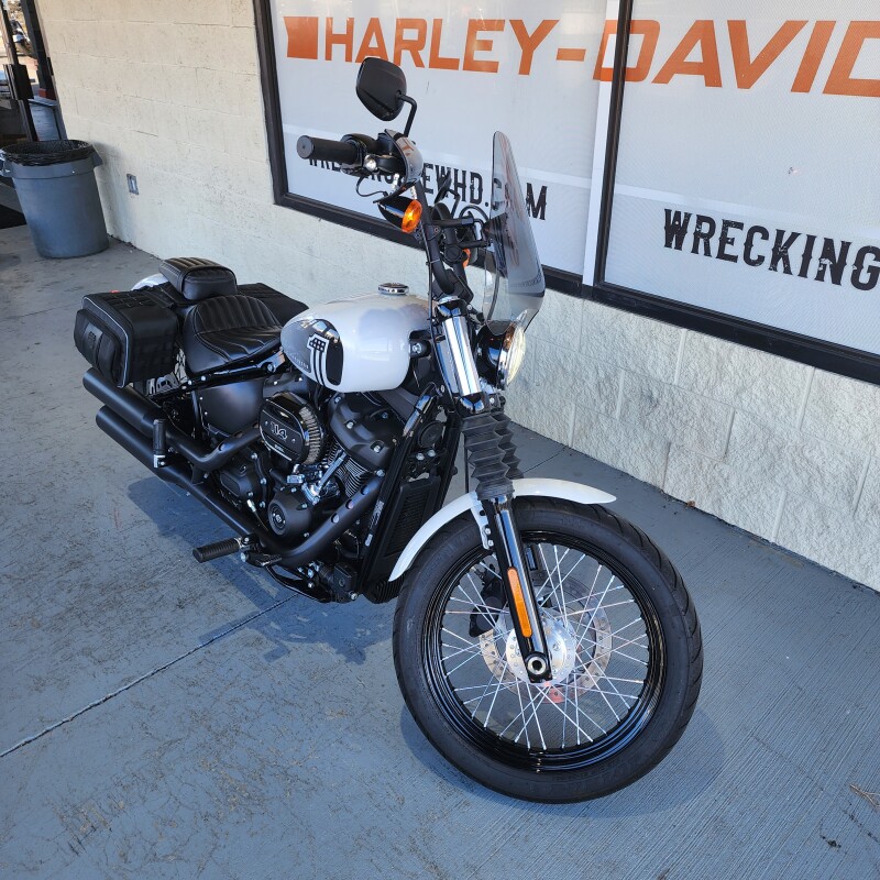 2021 Harley-Davidson Street Bob 114 – Used Cruiser Motorcycle - Photo 4