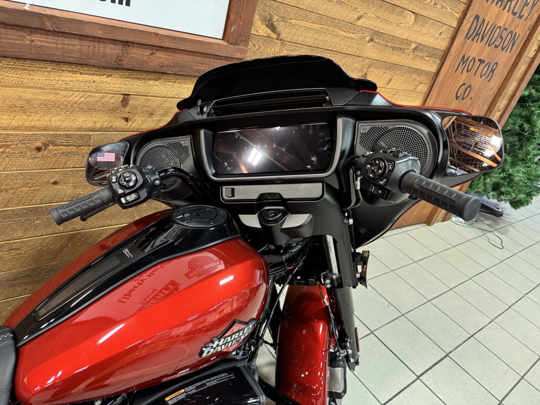 2025 HARLEY-DAVIDSON STREET GLIDE WHISKEY FIRESTORM - BLACK FINISH FLHX - Photo 6