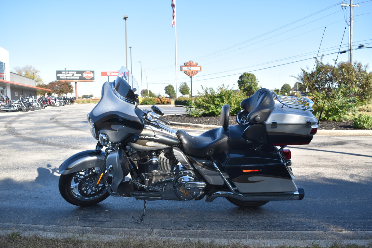 2013 Harley-Davidson CVO Ultra Classic Electra Glide - Photo 5