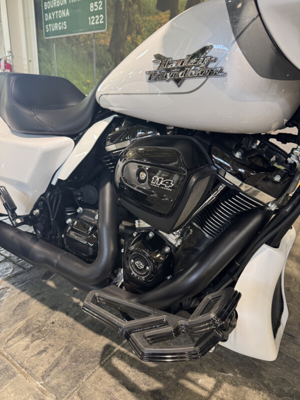 2025 Harley-Davidson Road Glide 3 - Photo 3