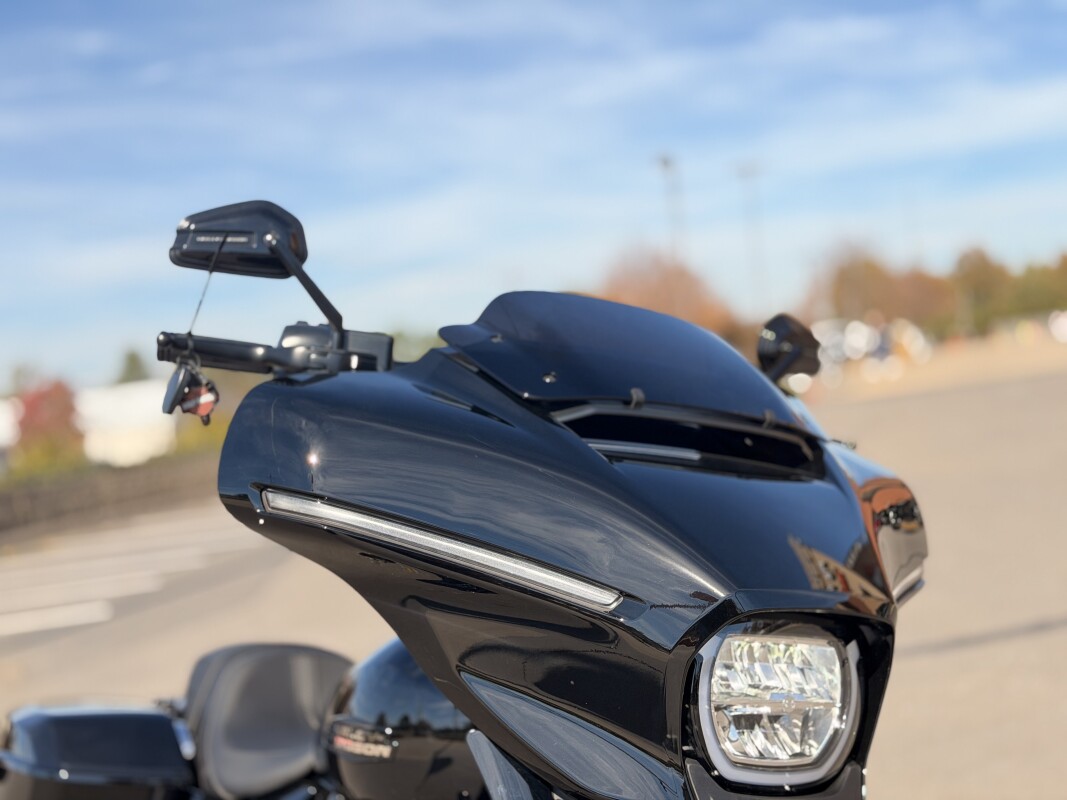 2025 Harley-Davidson Street Glide FLHX Vivid Black - Photo 10