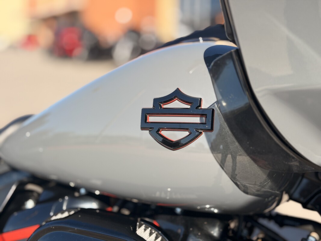 2018 Harley-Davidson CVO Road Glide FLTRXSE Gunship Gray 954279 - Photo 10