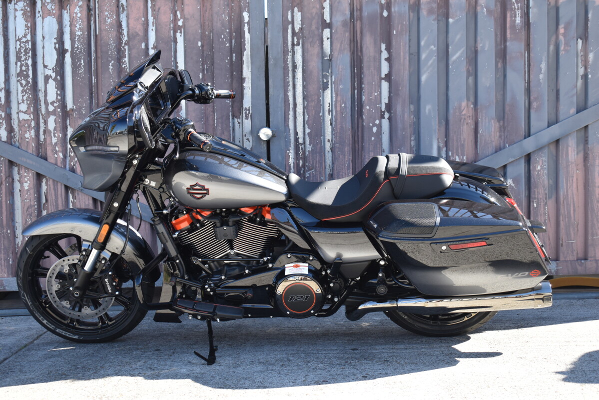 2025 Harley-Davidson® CVO™ Street Glide® FLHXSE