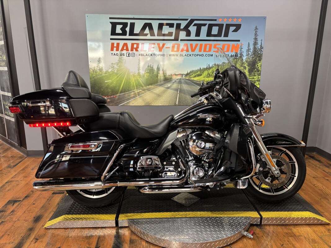 2014 Harley-Davidson Electra Glide Ultra Classic BLACK W/ PINSTRIPE