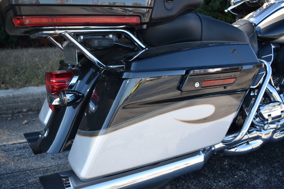2013 Harley-Davidson CVO Ultra Classic Electra Glide - Photo 9