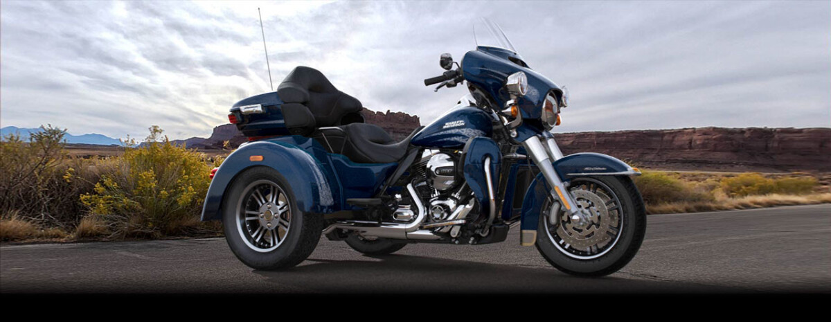 COMING SOON Harley-Davidson Tri Glide Ultra 2016 flhtcutg Custom Colour Cosmic Blue Pearl