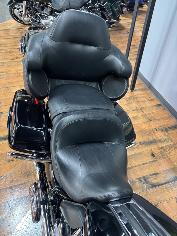 2014 Harley-Davidson Electra Glide Ultra Classic BLACK W/ PINSTRIPE - Photo 8