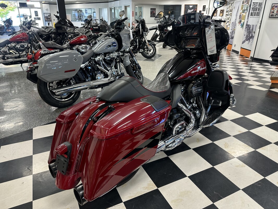 2017 Harley-Davidson CVO Street Glide Starfire Black/Atomic Red with Contrast Chrome Aggressor Wh - Photo 3