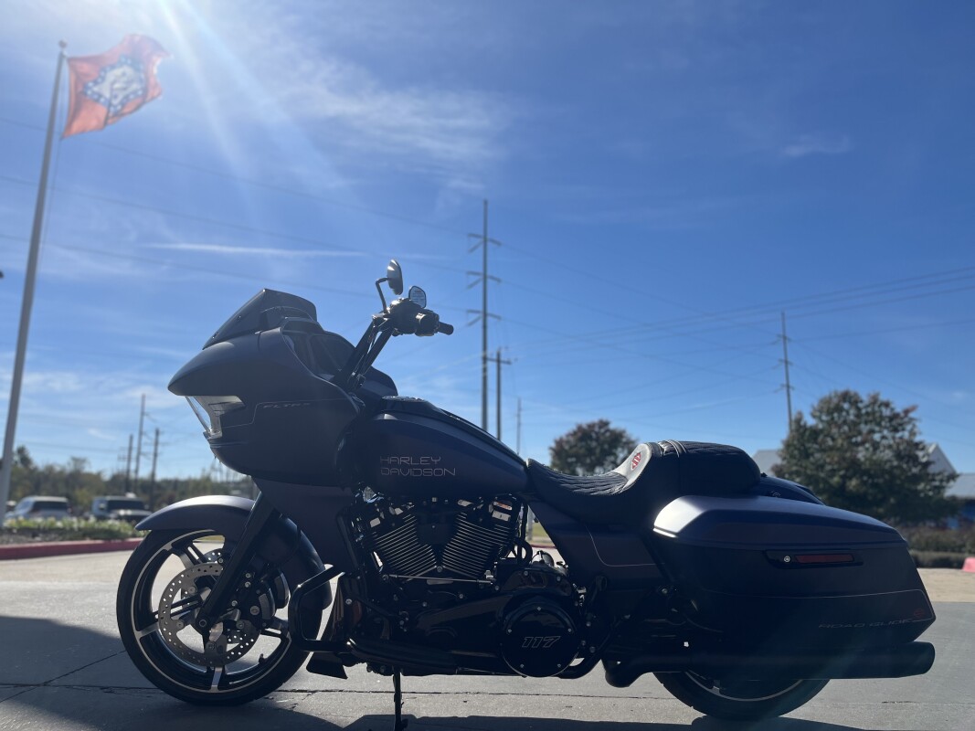 2025 Harley-Davidson Road Glide FLTRX Purple Abyss Denim - Black Finish - Photo 6