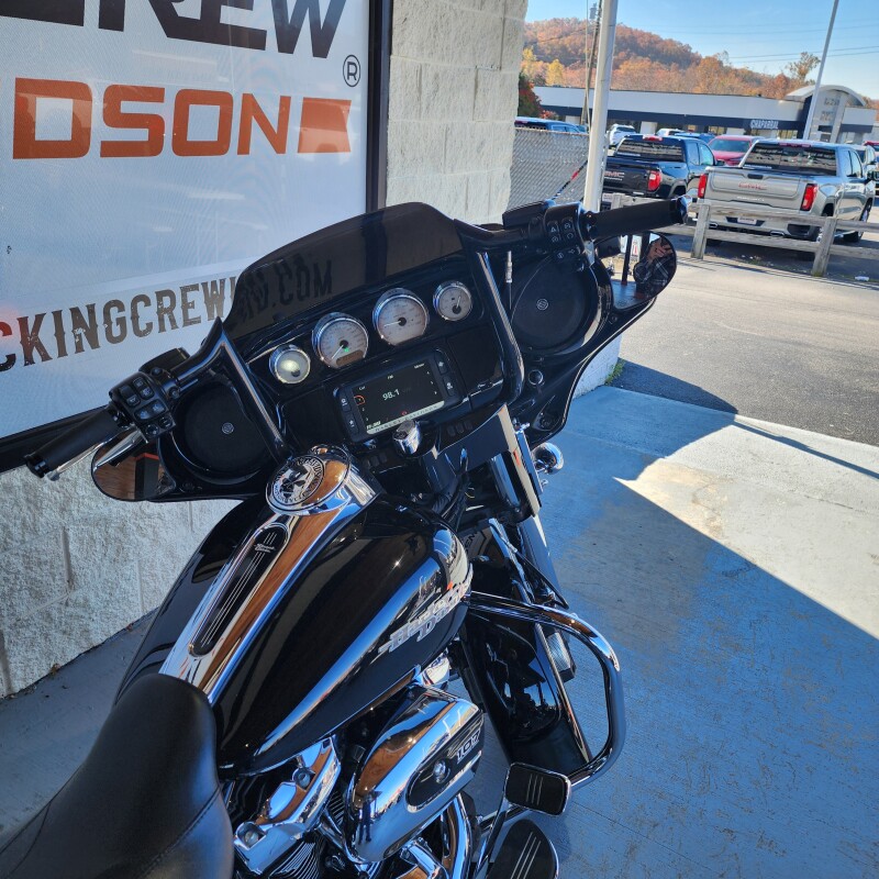 FLHXS 2017 Street Glide Special - Photo 8