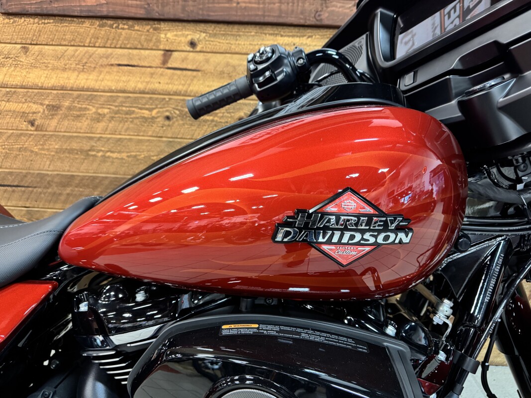 2025 HARLEY-DAVIDSON STREET GLIDE WHISKEY FIRESTORM - BLACK FINISH FLHX - Photo 2