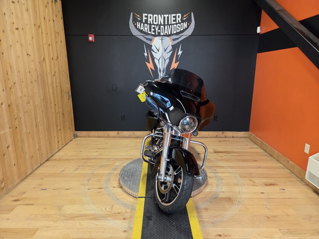 FLHX 2017 Street Glide - Photo 4