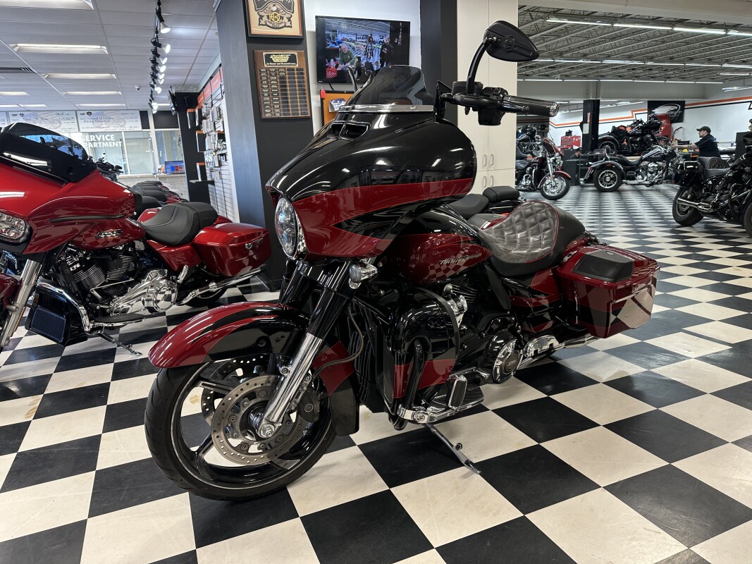 2017 Harley-Davidson CVO Street Glide Starfire Black/Atomic Red with Contrast Chrome Aggressor Wh - Photo 2