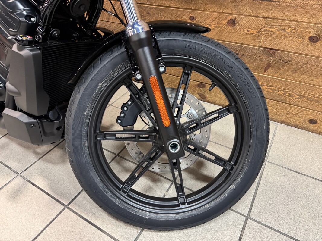2025 HARLEY-DAVIDSON NIGHTSTER VIVID BLACK RH975 - Photo 4