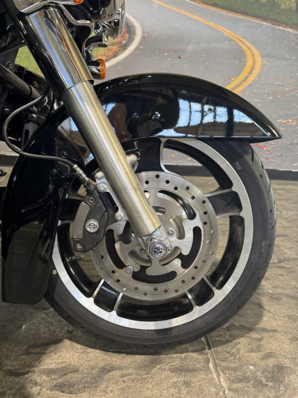 2010 Harley-Davidson Street Glide - Photo 9