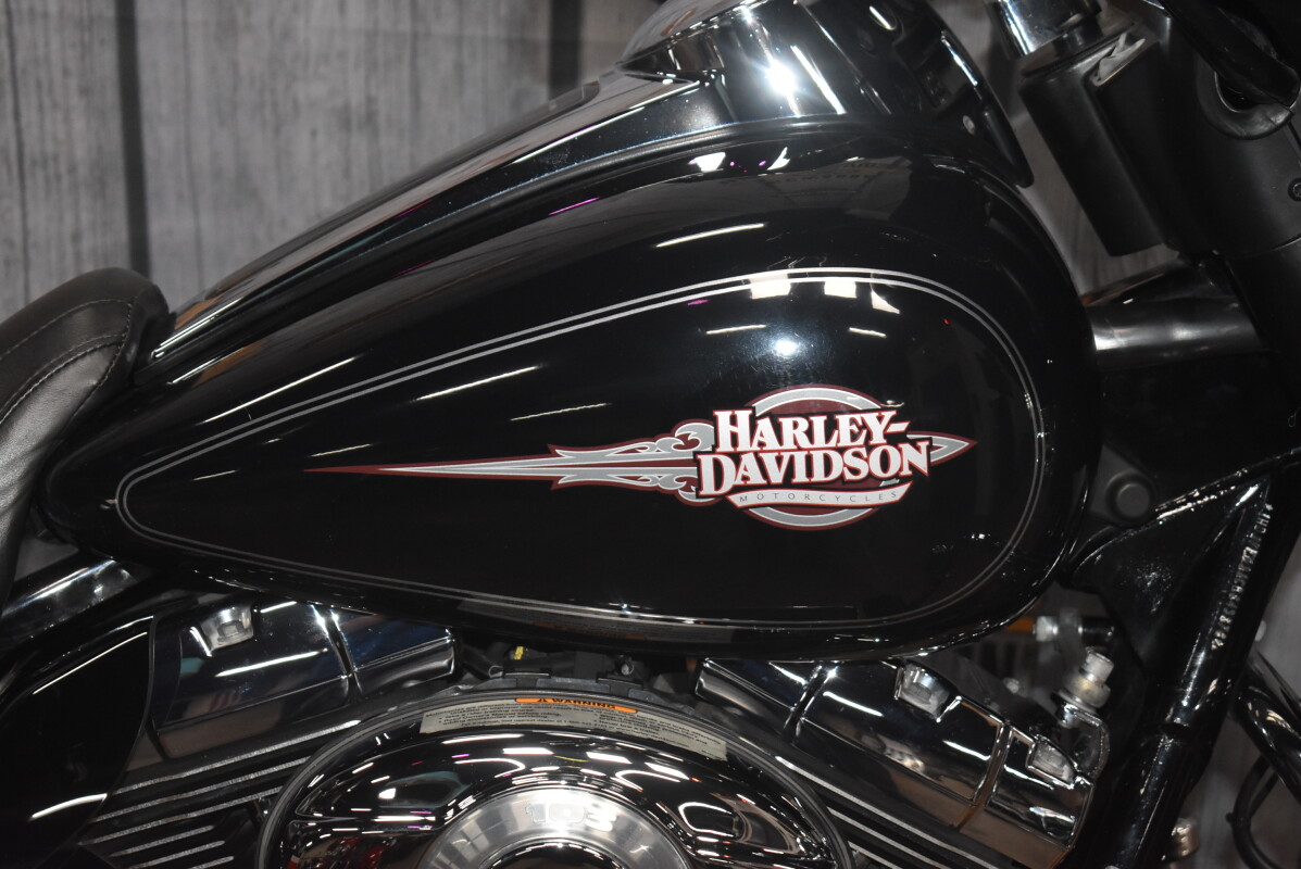 2012 FLHTC103 - Photo 9